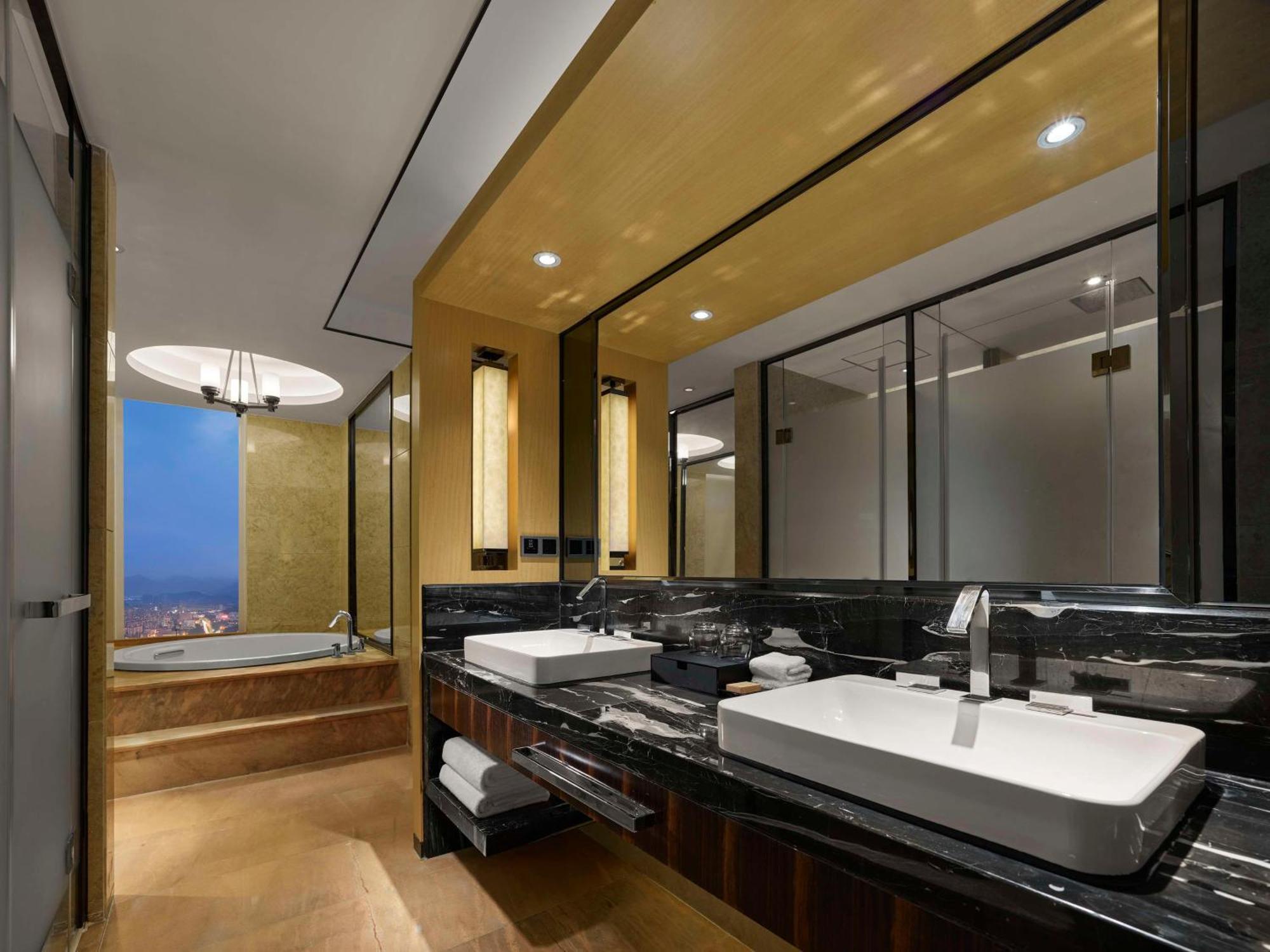 Hilton Zhongshan Downtown Eksteriør bilde